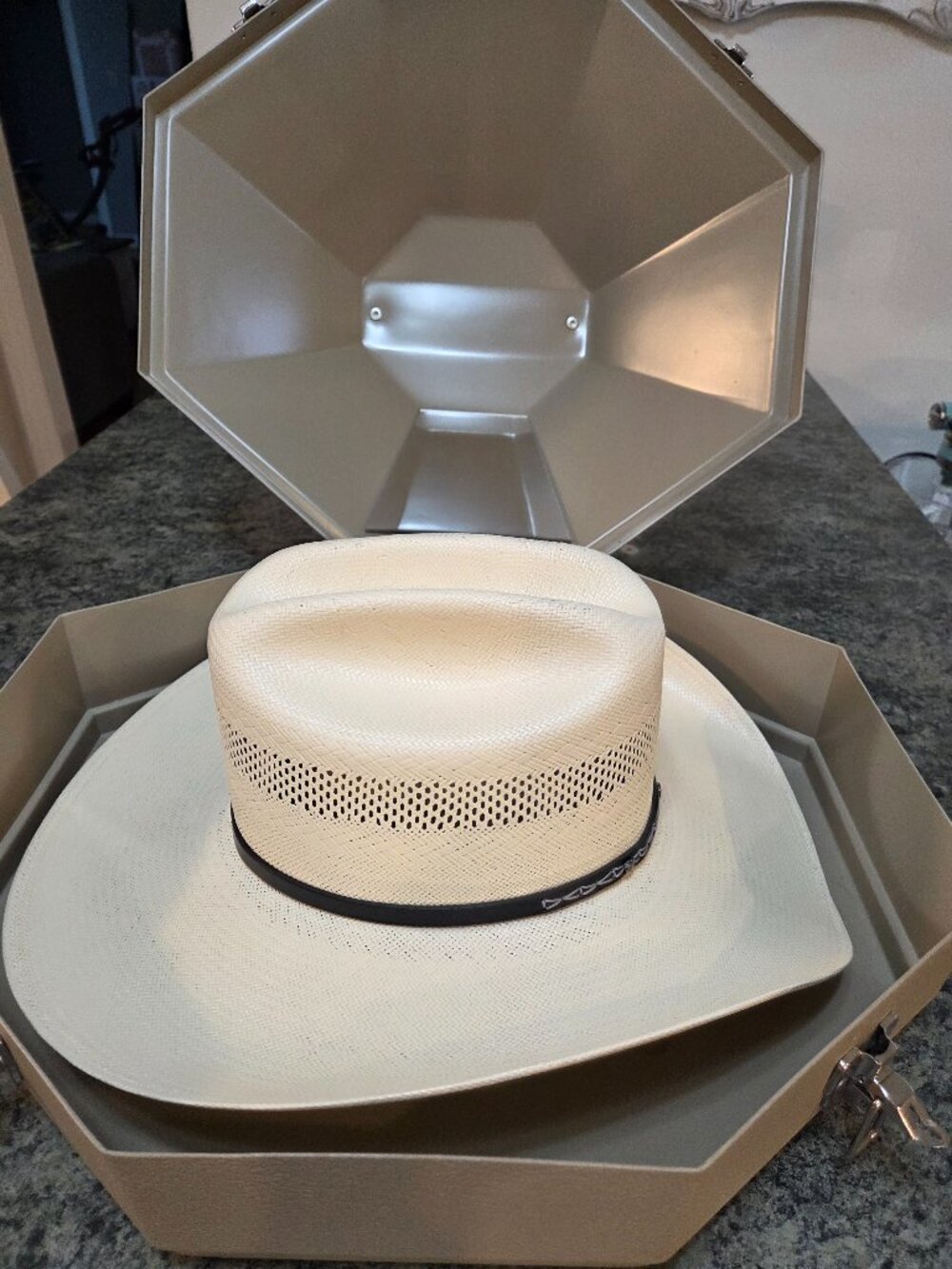 Resistol Self-Conforming 10x Genuine Shantung Parama George Strait Design W/Case